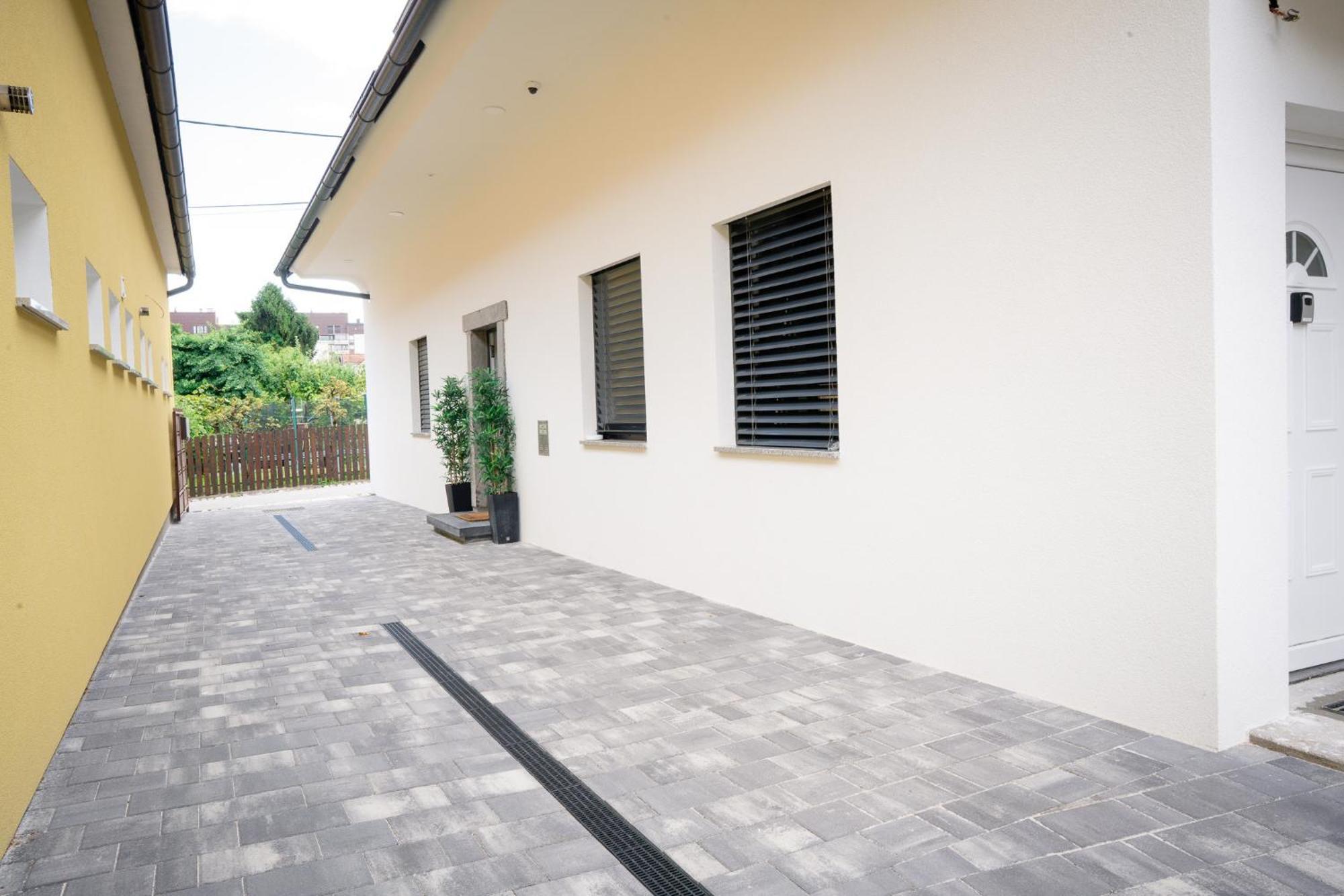 Anita'S Studio Apartments Liubliana Exterior foto