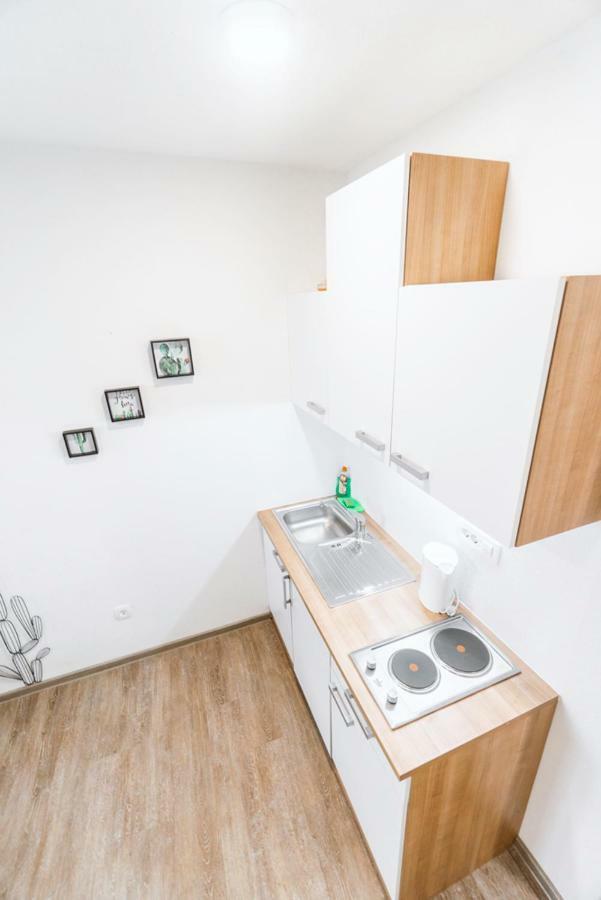 Anita'S Studio Apartments Liubliana Exterior foto